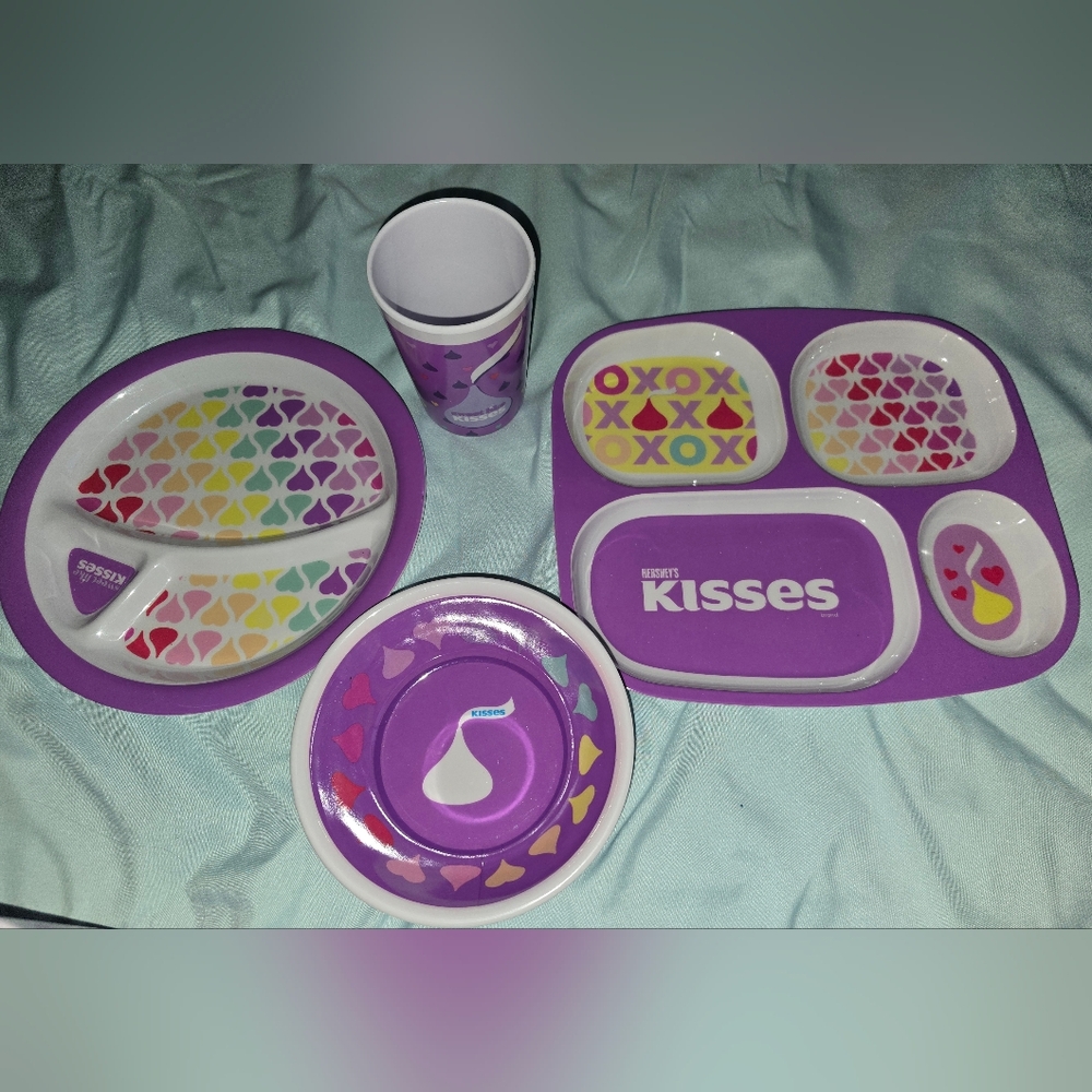 Hersey Kisses Kids Dinner Plate and Cup Set
